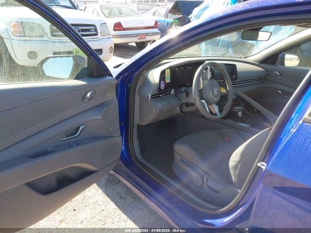 2022 HYUNDAI ELANTRA SEL 14