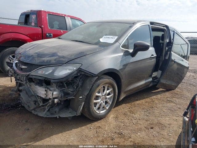 2017 CHRYSLER PACIFICA TOURING 2