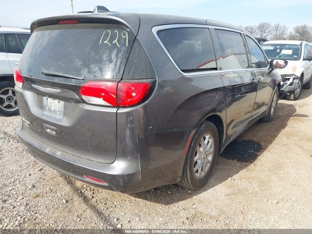 2017 CHRYSLER PACIFICA TOURING 4