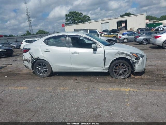 2019 TOYOTA YARIS LE 6