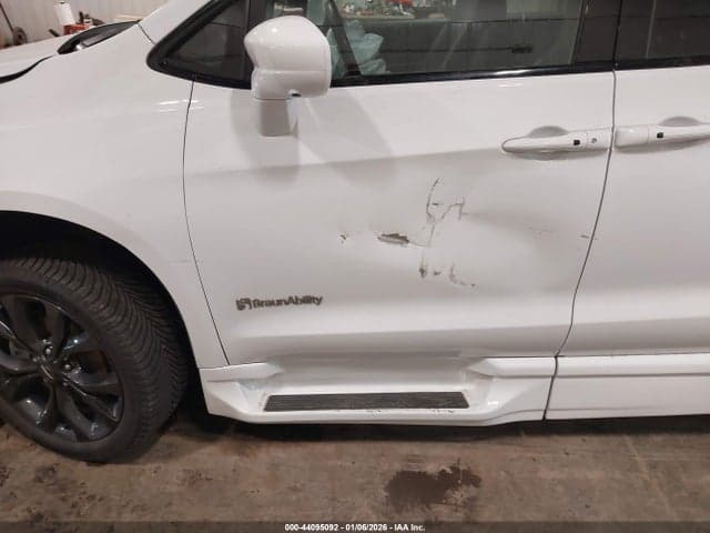 2019 CHRYSLER PACIFICA TOURING L 6