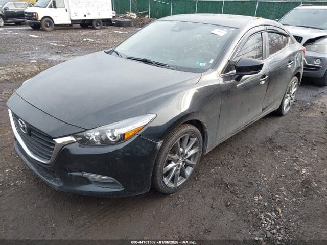 2018 MAZDA MAZDA3 TOURING 2