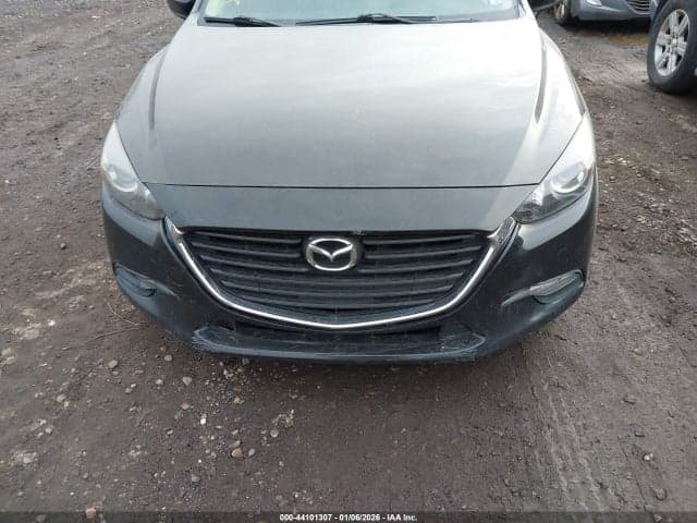 2018 MAZDA MAZDA3 TOURING 12