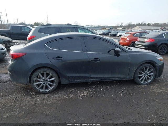 2018 MAZDA MAZDA3 TOURING 13