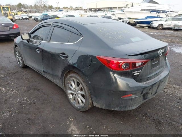 2018 MAZDA MAZDA3 TOURING 3