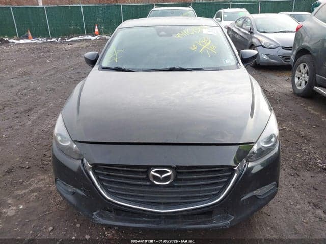 2018 MAZDA MAZDA3 TOURING 6