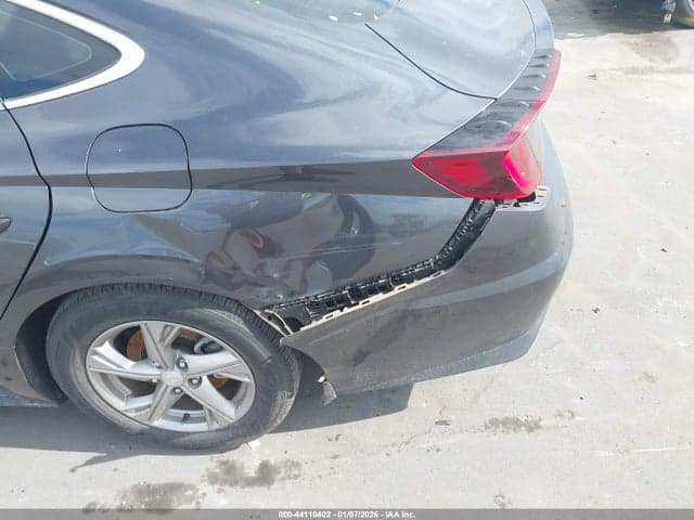 2021 HYUNDAI SONATA SE 18