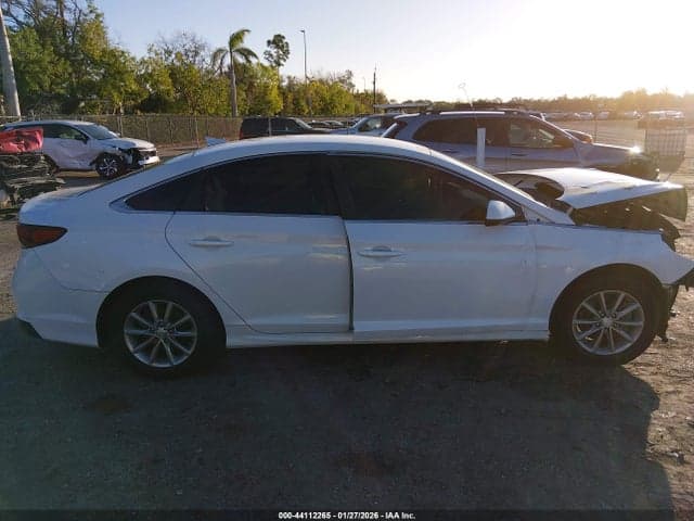 2019 HYUNDAI SONATA SE 12