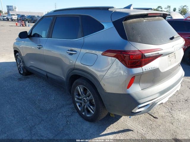2022 KIA SELTOS S 3