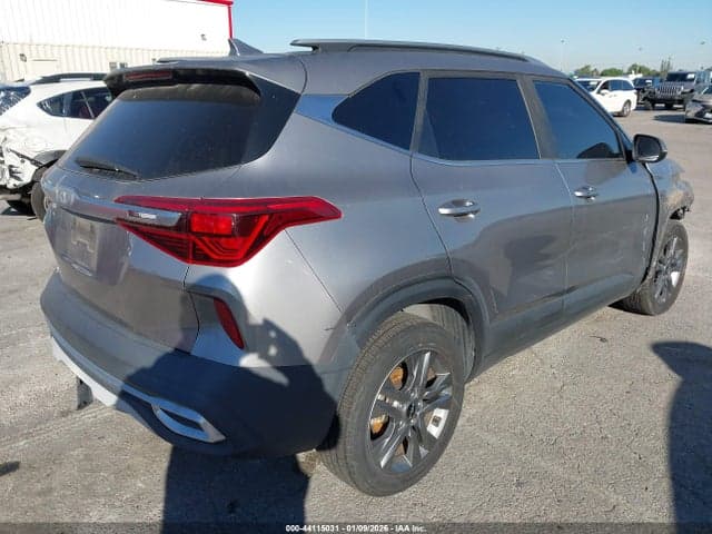 2022 KIA SELTOS S 4