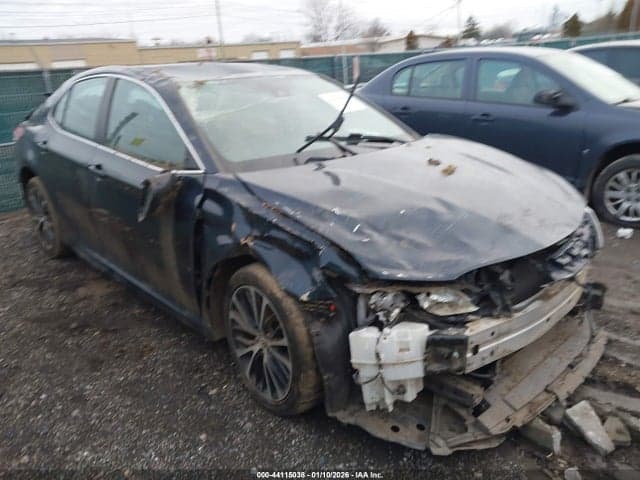 2019 TOYOTA CAMRY SE 1
