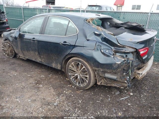 2019 TOYOTA CAMRY SE 3