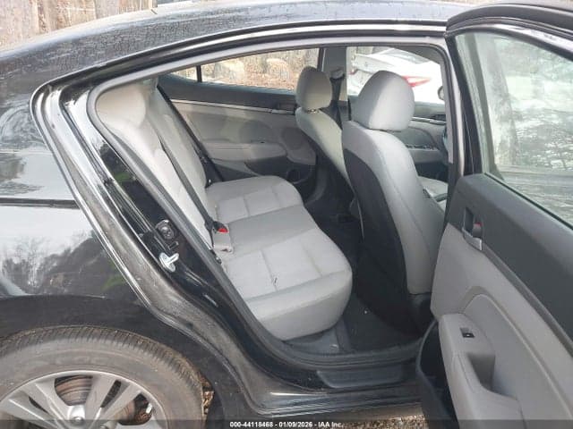 2017 HYUNDAI ELANTRA SE 8