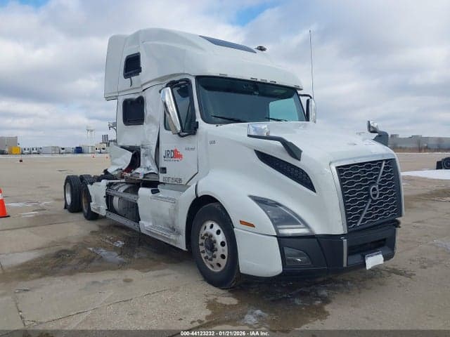 2023 VOLVO VNL - 1