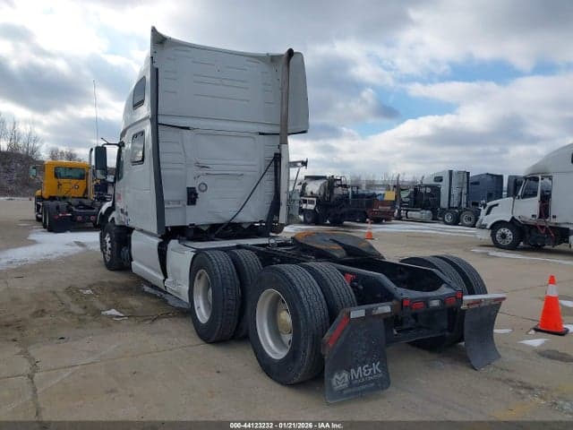 2023 VOLVO VNL 3
