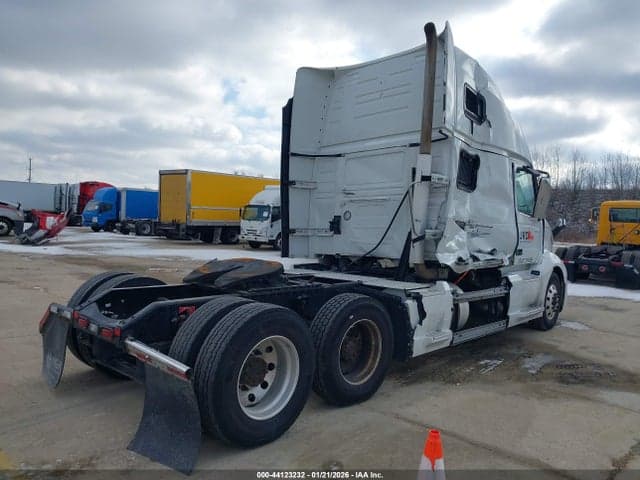 2023 VOLVO VNL 4