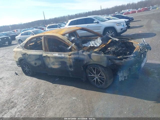 2021 TOYOTA CAMRY SE 12