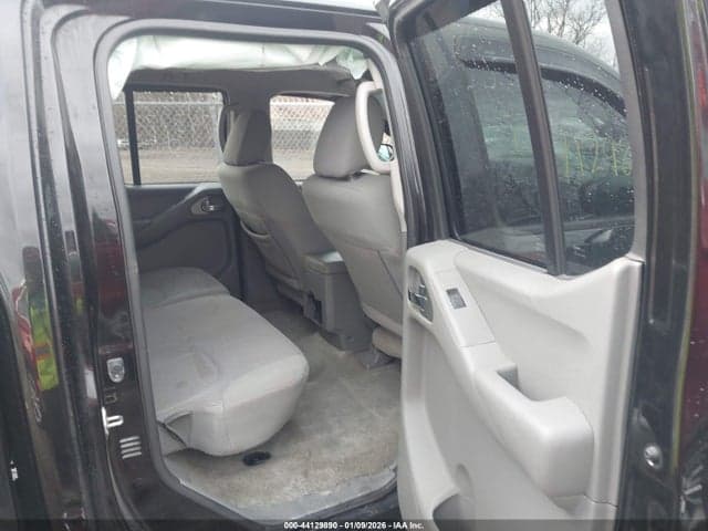 2017 NISSAN FRONTIER SV 8