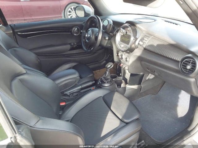 2017 MINI CONVERTIBLE COOPER 5