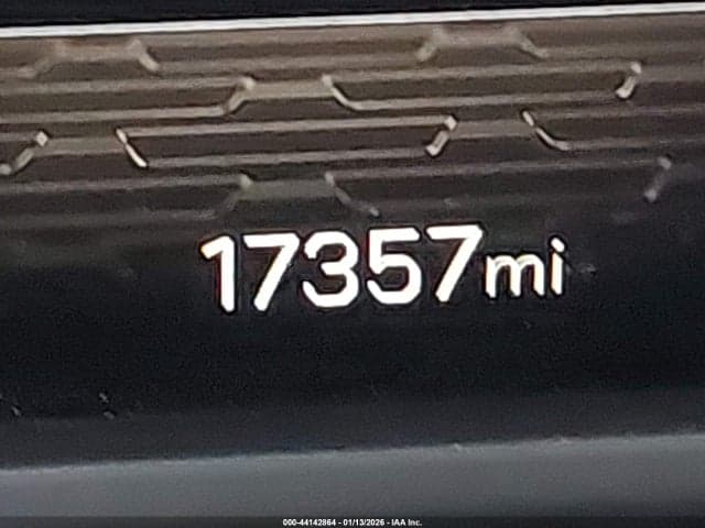 2024 GMC ACADIA AWD DENALI 16