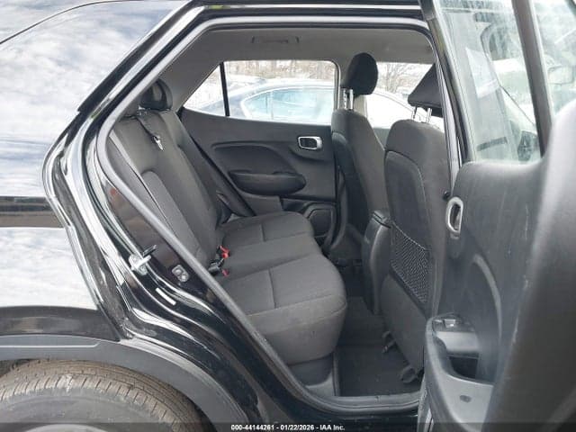 2023 HYUNDAI VENUE SE 8