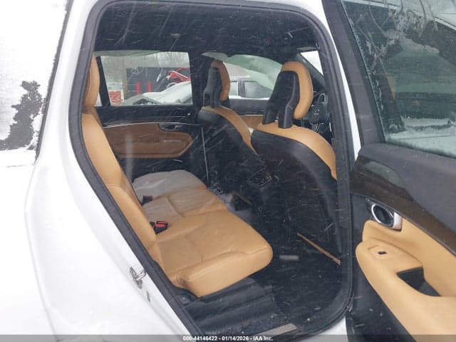 2018 VOLVO XC90 T6 MOMENTUM 8