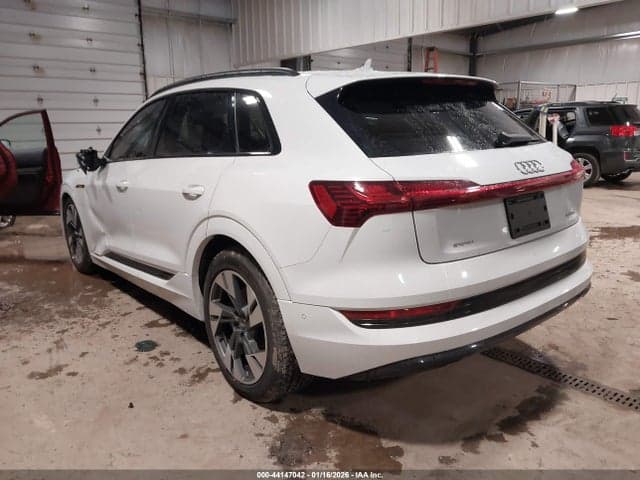 2021 AUDI E-TRON PREMIUM QUATTRO 3