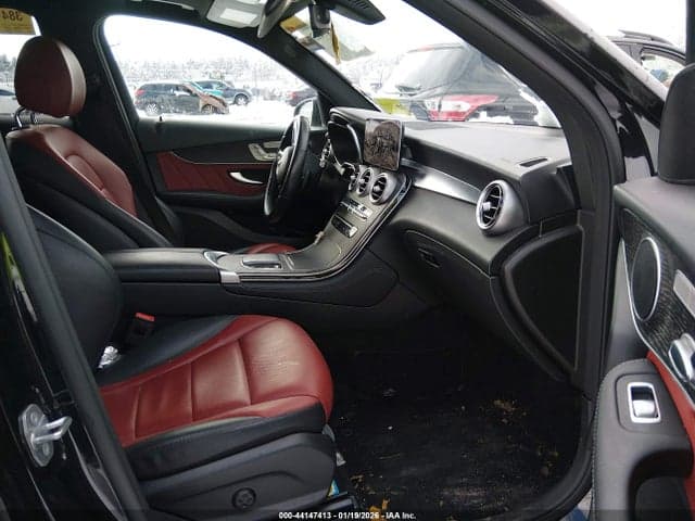 2020 MERCEDES-BENZ GLC 300 4MATIC 5