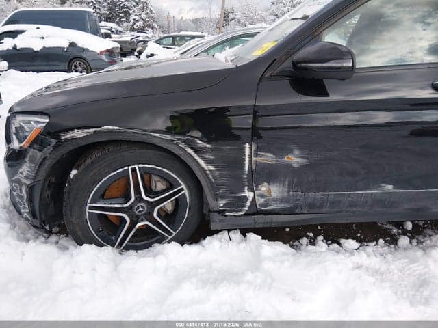 2020 MERCEDES-BENZ GLC 300 4MATIC 6