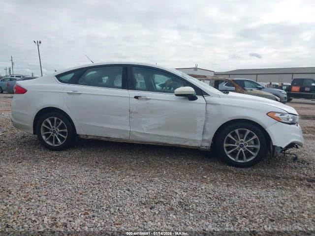 2017 FORD FUSION SE 13