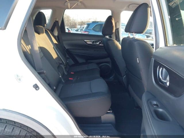 2018 NISSAN ROGUE SV 8