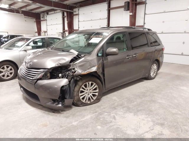2017 TOYOTA SIENNA XLE 8 PASSENGER 2