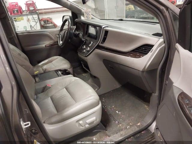 2017 TOYOTA SIENNA XLE 8 PASSENGER 5