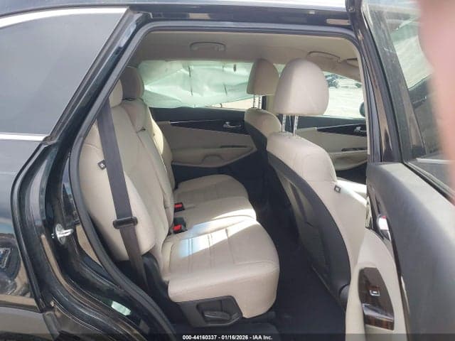 2019 KIA SORENTO 2.4L LX 8