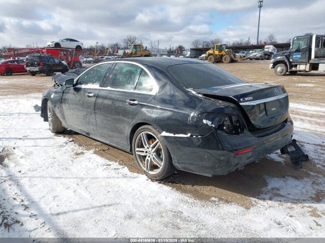 2018 MERCEDES-BENZ E 300 3