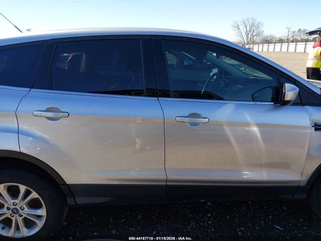 2017 FORD ESCAPE SE 13