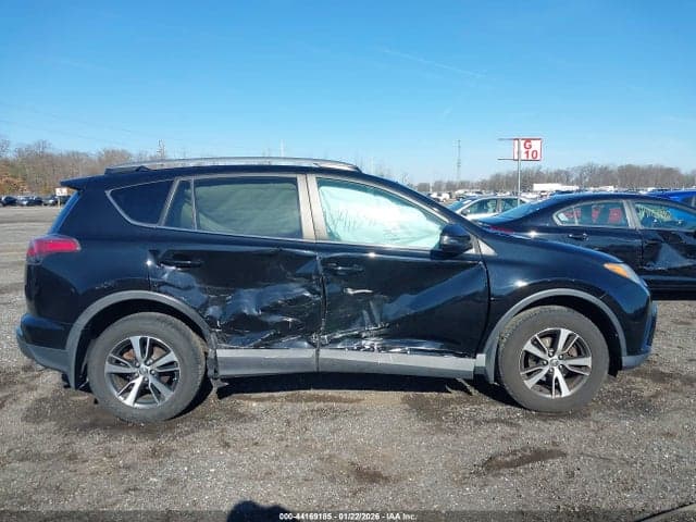 2017 TOYOTA RAV4 XLE 13