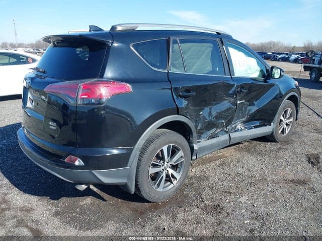 2017 TOYOTA RAV4 XLE 4
