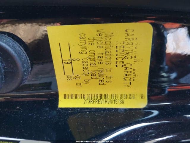2017 TOYOTA RAV4 XLE 9