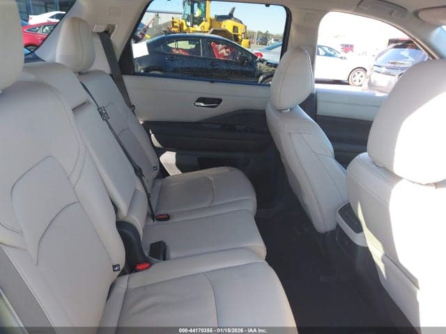 2023 NISSAN PATHFINDER SL 4WD 8
