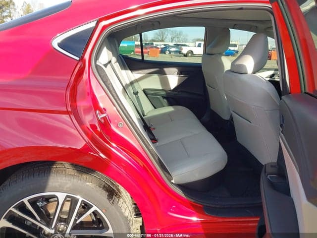 2025 TOYOTA CAMRY XLE 8