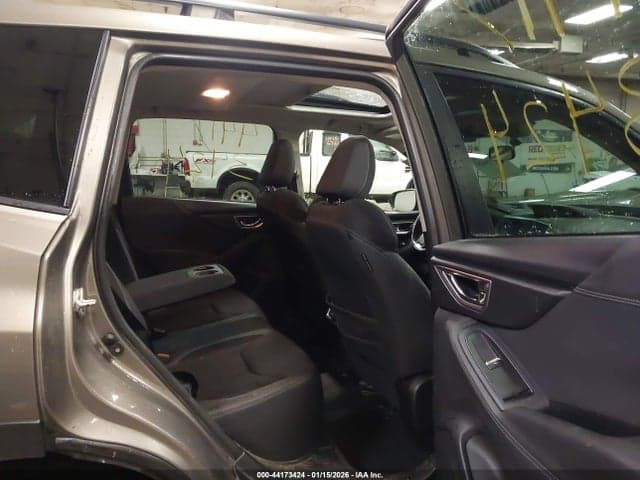2020 SUBARU FORESTER PREMIUM 8
