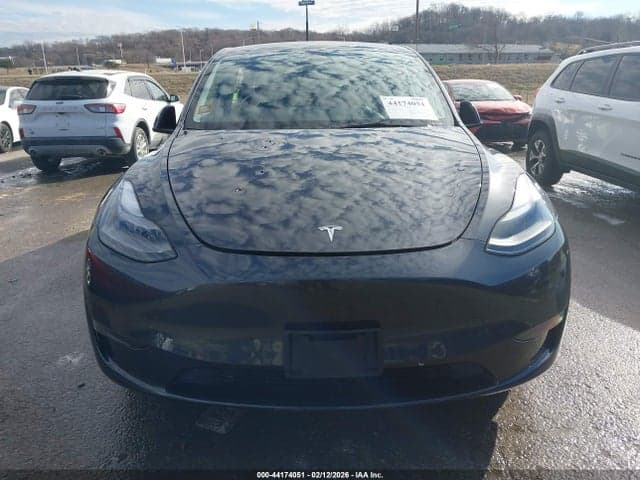 2024 TESLA MODEL Y RWD 12