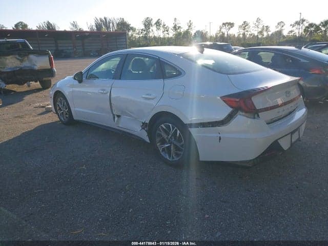 2021 HYUNDAI SONATA SEL 3
