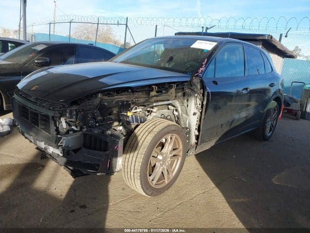2019 PORSCHE CAYENNE 2