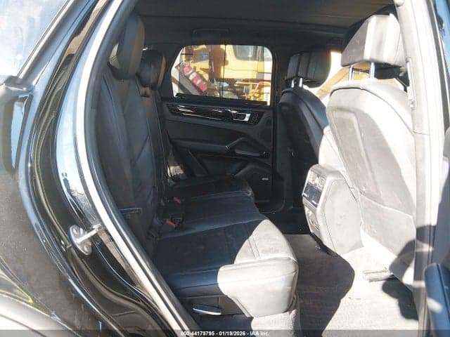 2019 PORSCHE CAYENNE 8