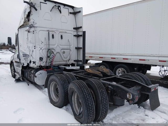 2021 FREIGHTLINER NEW CASCADIA 126 3