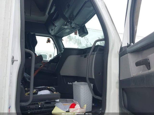 2021 FREIGHTLINER NEW CASCADIA 126 7