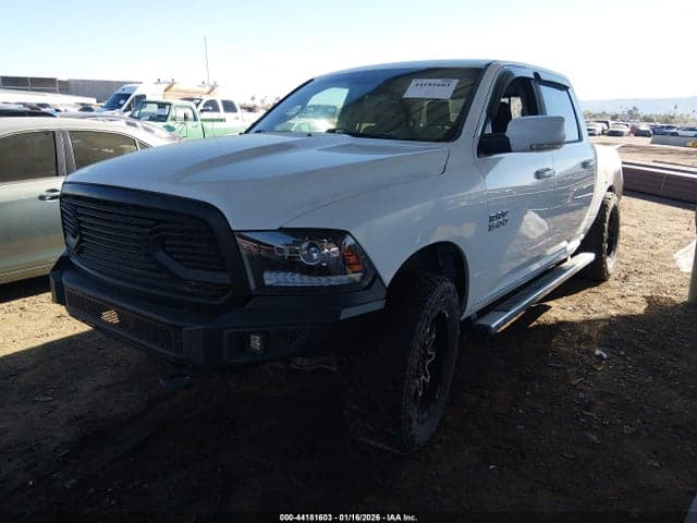 2016 RAM 1500 SPORT 2
