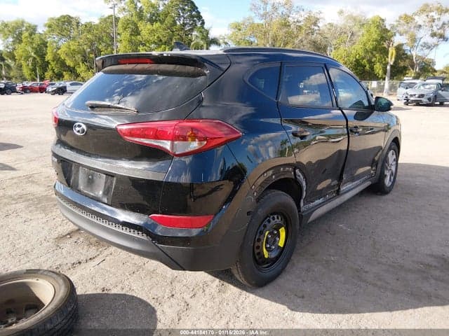 2017 HYUNDAI TUCSON SE PLUS 4